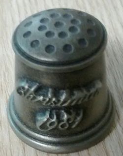 PEWTER1981 vintage THIMBLE.