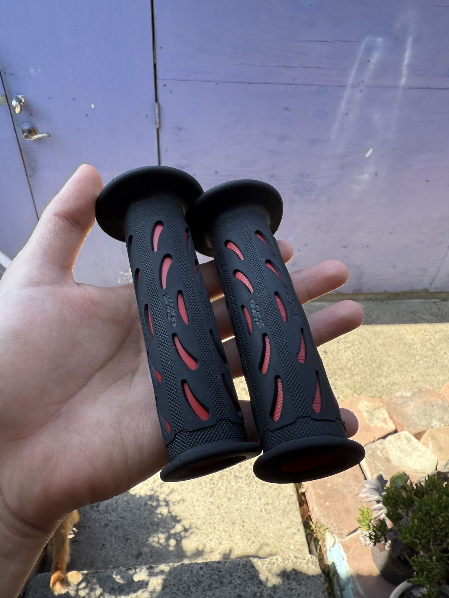 PROGRIP 725 Dual-Density Grips Black/Red