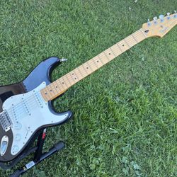 Fender Stratocaster w/maple neck