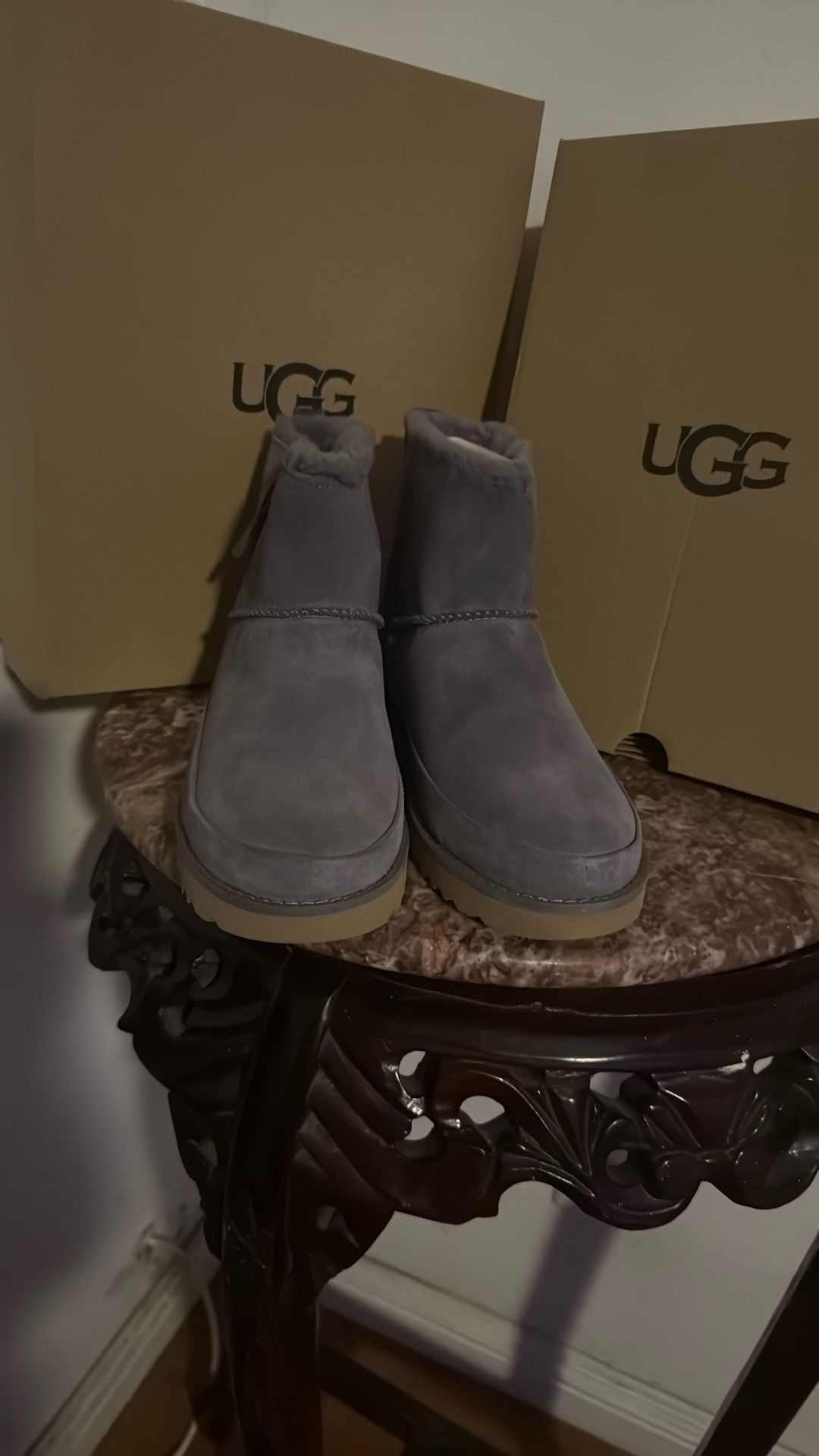 UGG BOTAS. NUEVAS. SIZE. # 8.