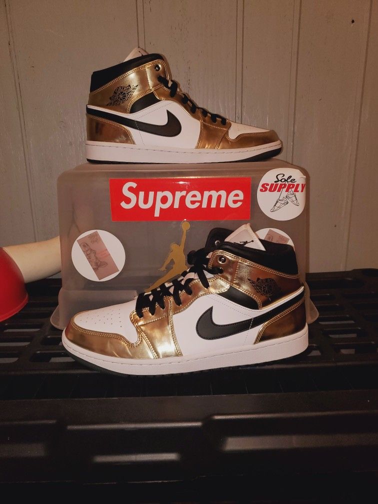 Air Jordan Retro 1 Mid Metallic Gold 2020 Edition 