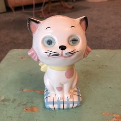 Vintage cat salt and pepper shakers eyes move