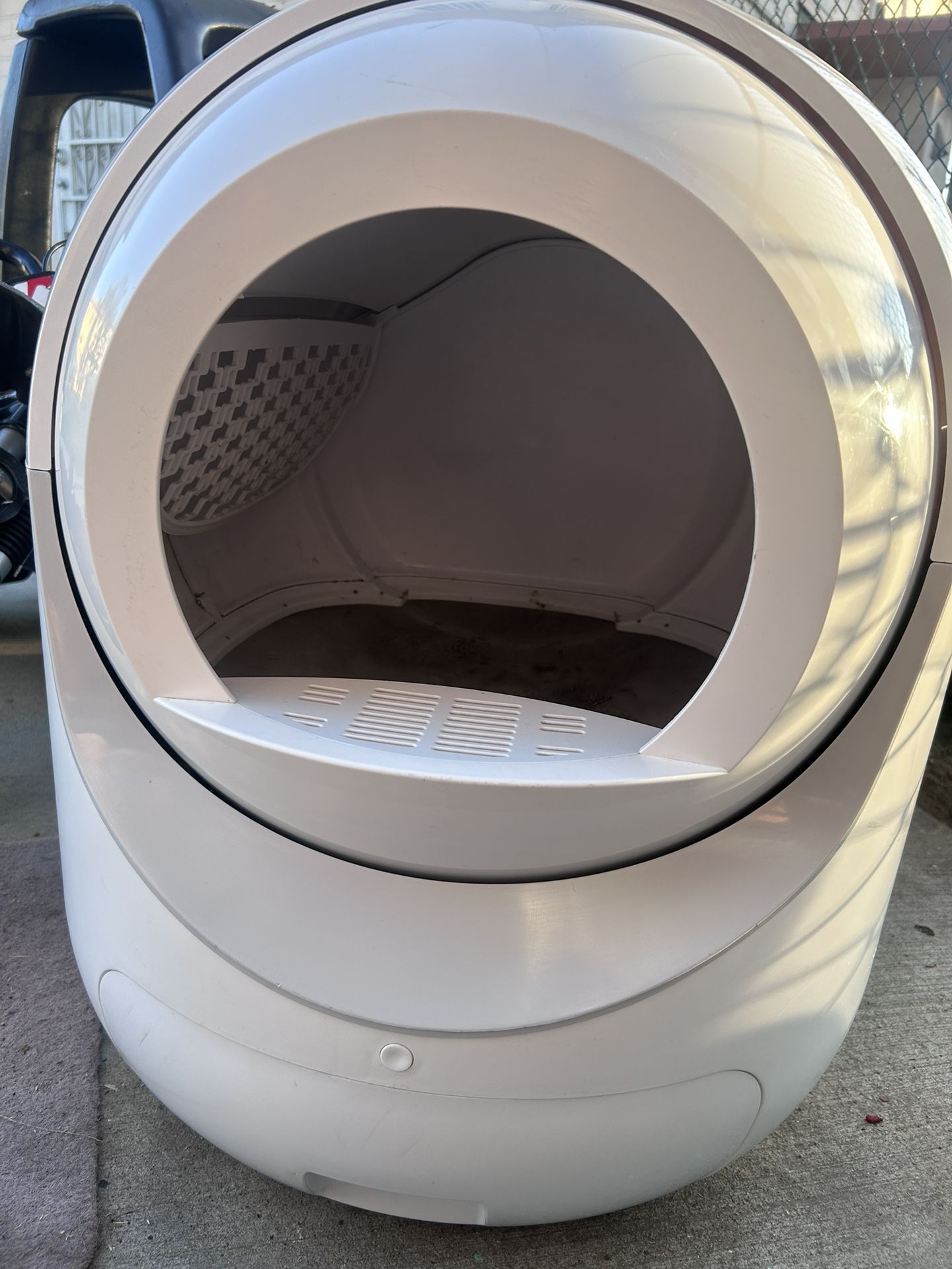 Self Cleaning Cat Litter Box 