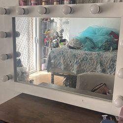 Vanity mirror