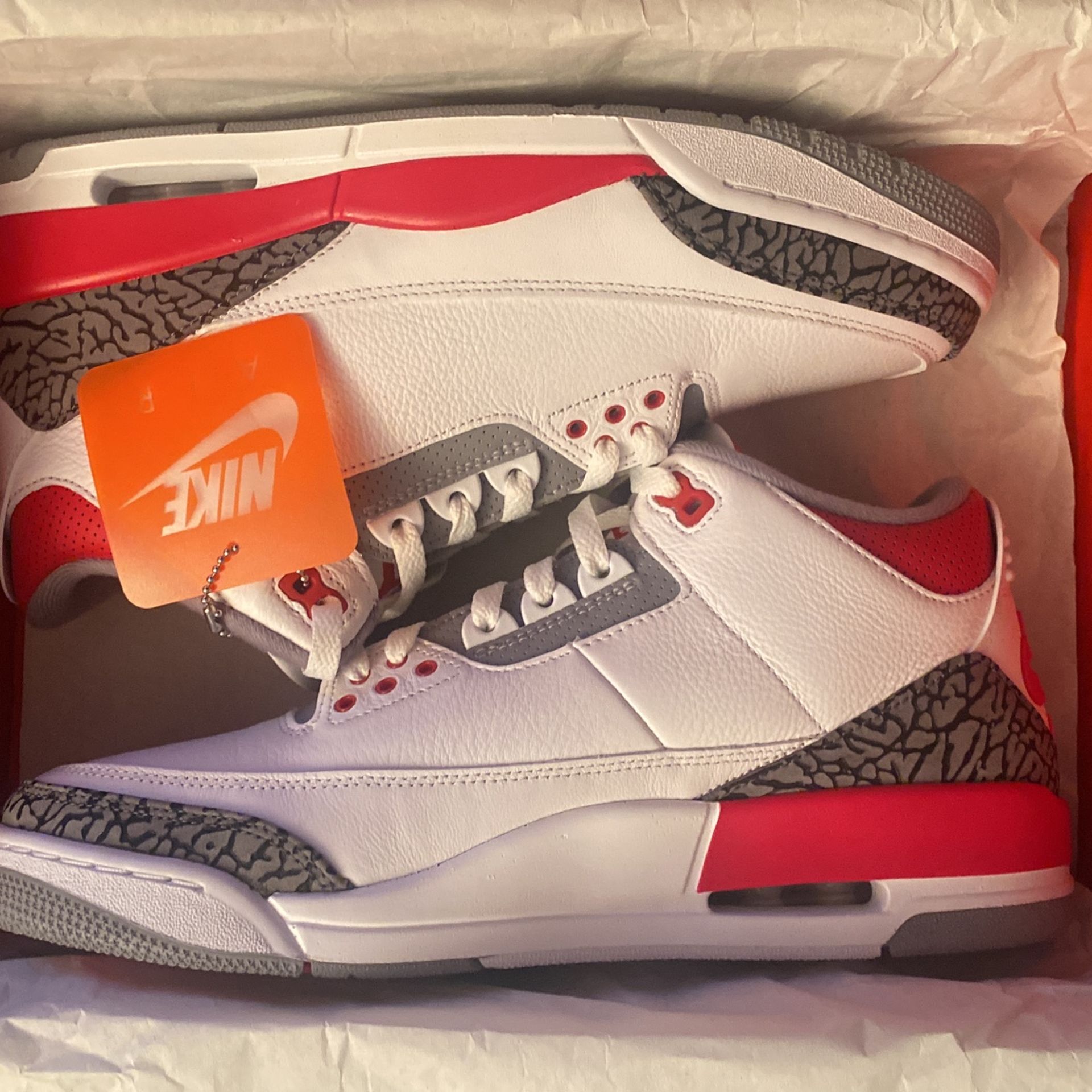 Jordan 3 Fire Reds 