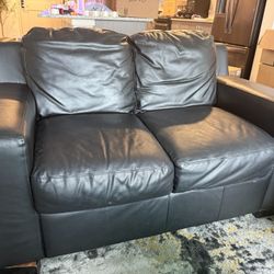 🔥 Genuine Leather Loveseat + Chair w/ Ottoman – Must Sell This Week! 🔥