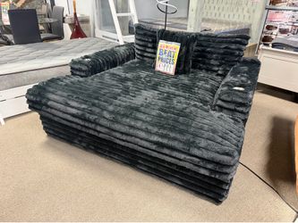 Oversized Cuddler lounge! Easy financing! 😍❤️☎️