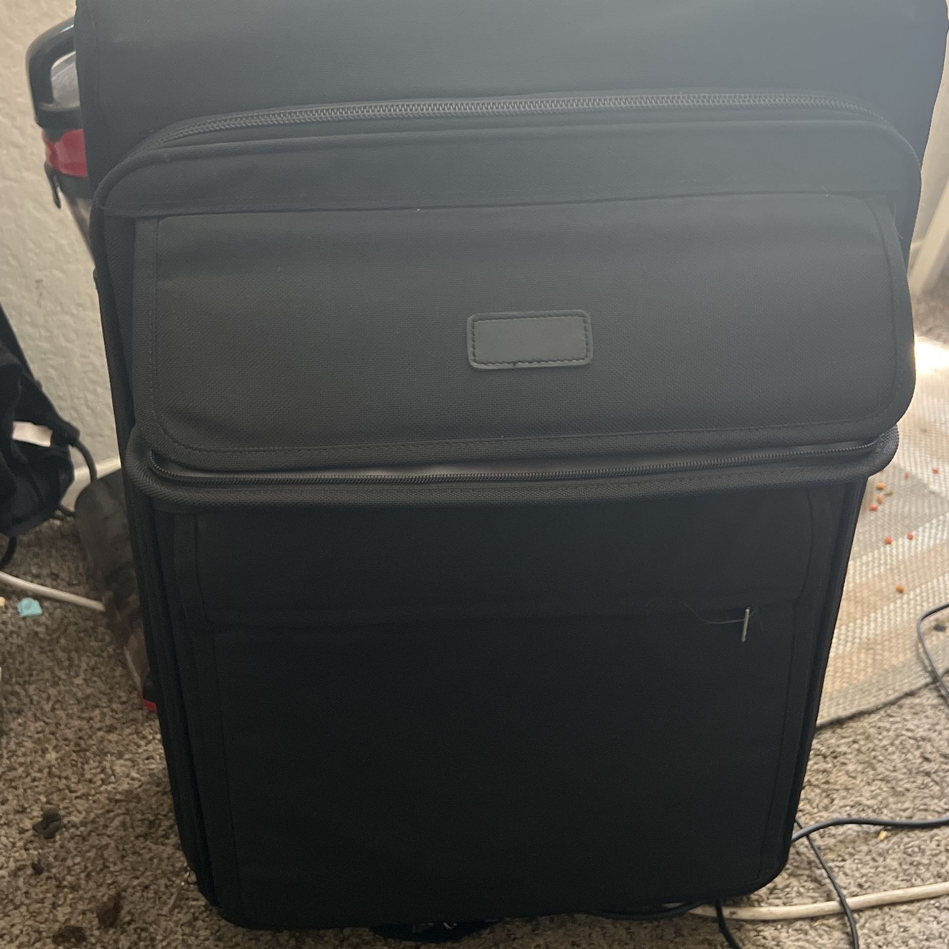 Nice Suitcase !! Everything Works