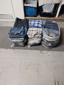 Men's Clothing Lot - Levi's & Lee Jeans and Plaid Shirts