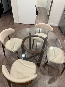 Glass table and 4 Chairs