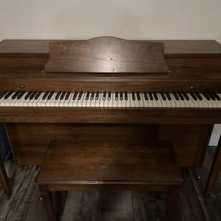 Used Hallet, Davis & Co - 46.5” Upright Piano 