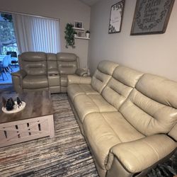 Couch For 5ppl - Recliner 