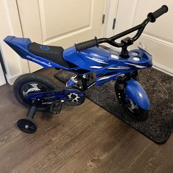Toddler/Small Kid Bike with training wheels. 
