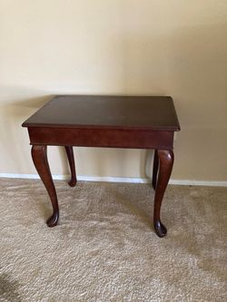 Cherry Wood Queen Anne Side Table