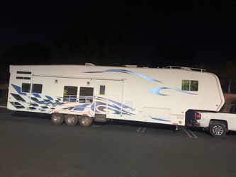 2008 toy hauler