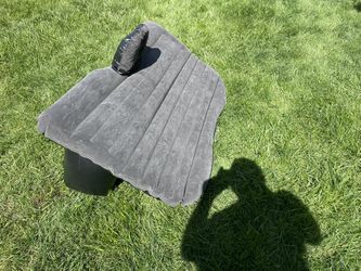 INFLATABLE CAR MATTRESS
