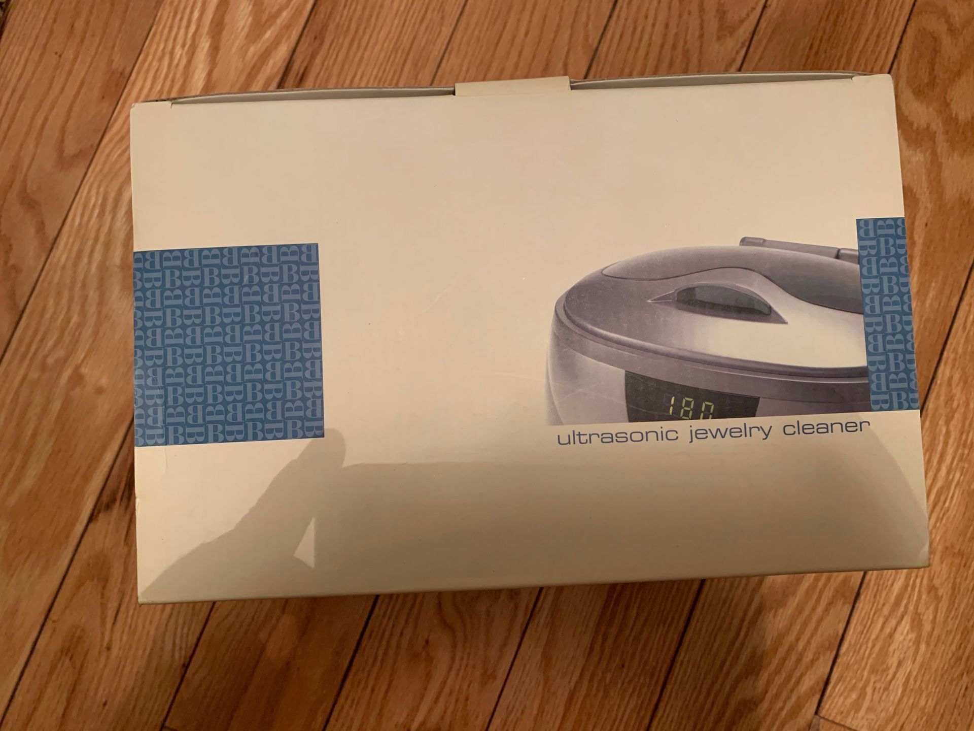 NEW BROOKSTONE Ultrasonic Jewelry Cleaner Jewelry, Glasses, Watches