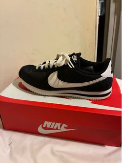 Nike Cortez Black White Womens Size 9