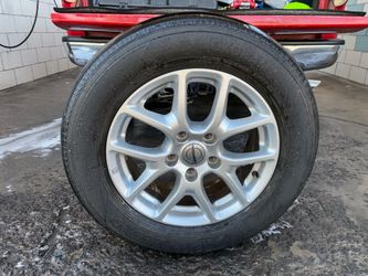1 Chrysler Pacifica wheel with tire