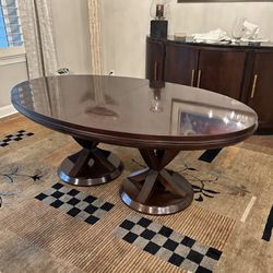 Bernhardt Santori Dining Table With 2 Leafs And Custom Pads