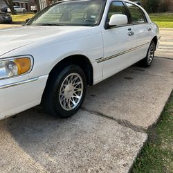 2000 Lincoln Continental Sedan 4D