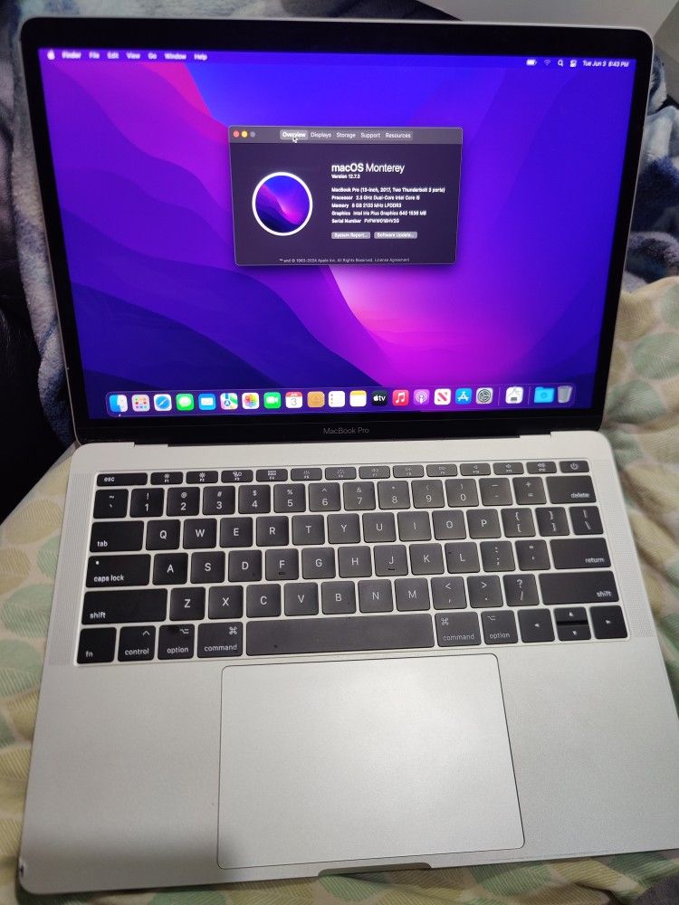 MacBook Pro 13" 2017 Intel Core i5 @2.3Ghz, 8GB Ram, 256gb SSD, macOS Monterey, Microsoft Office, Charger.