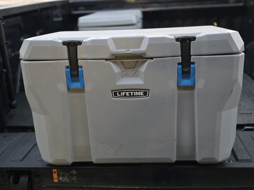 LIFETIME HEAVY DUTY ICE CHEST