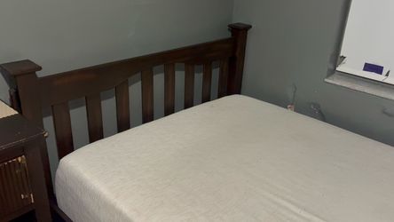 Bed frame & mattress full