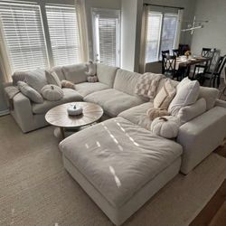 LARGE U SHAPED CLOUD SECTIONAL 🥰🥰🥰🥰