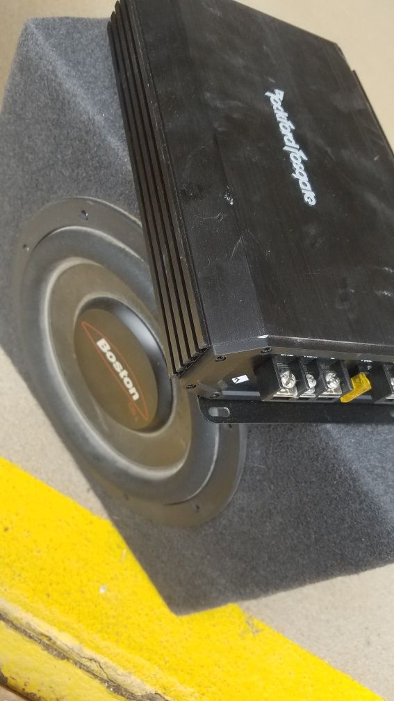 Boston subwoofer + Rockford Fosgate Amp