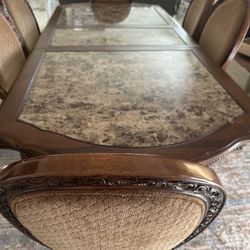 Large Dining Table W/Removable Leaf