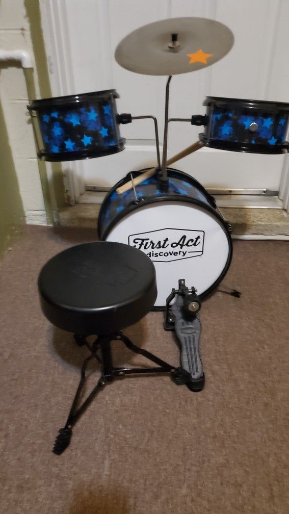 FIRST ACT DISCOVERY DRUM SET(5 stars)
