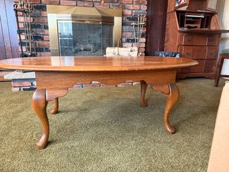 Oak Oval Coffee Table with Queen Anne Legs
