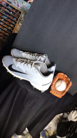 Nike Vapor baseball cleats size men US 10