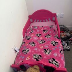 Toddler Minnie Mouse bed