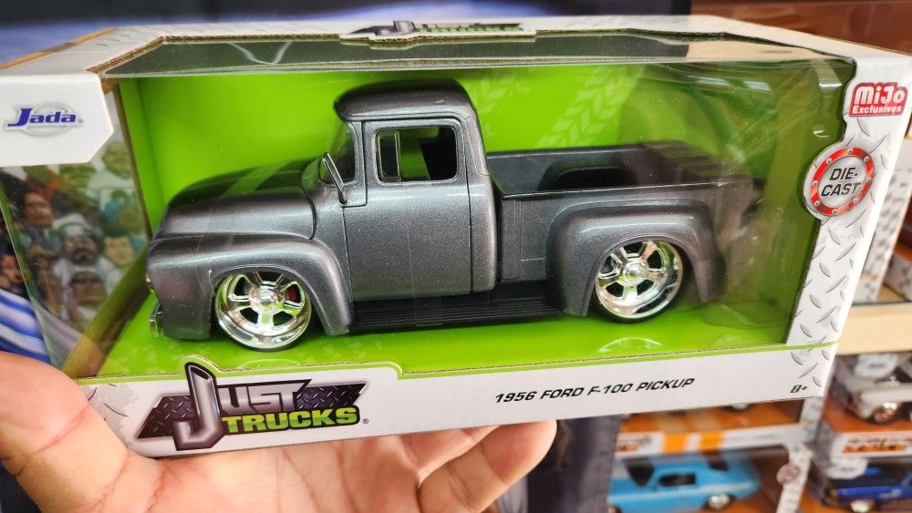 MIJO EXCLUSIVES DIECAST METAL