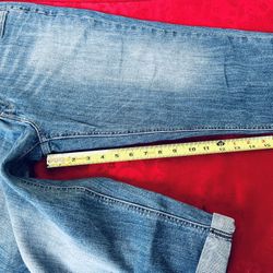 Levi’s Blue denim cuffed capri jeans #casual #western #levi’s size 16 waist 36” length 18” 99%cotton