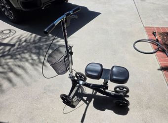 Roscoe Medical Knee Walker Scooter