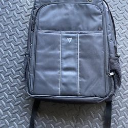 V7 16" Professional 2 Laptop and Tablet Backpack