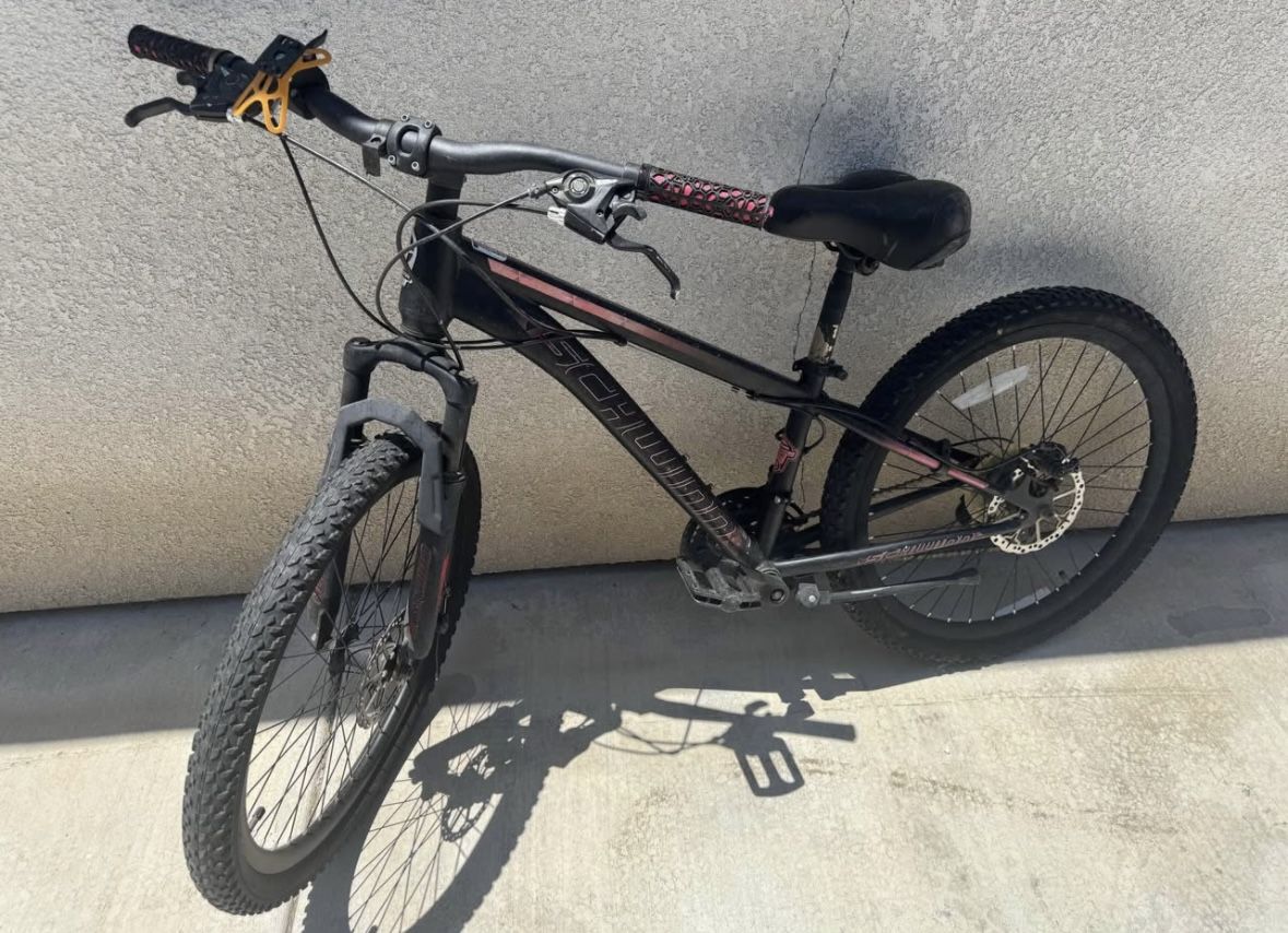 Schwinn sidewinder mountain Bike