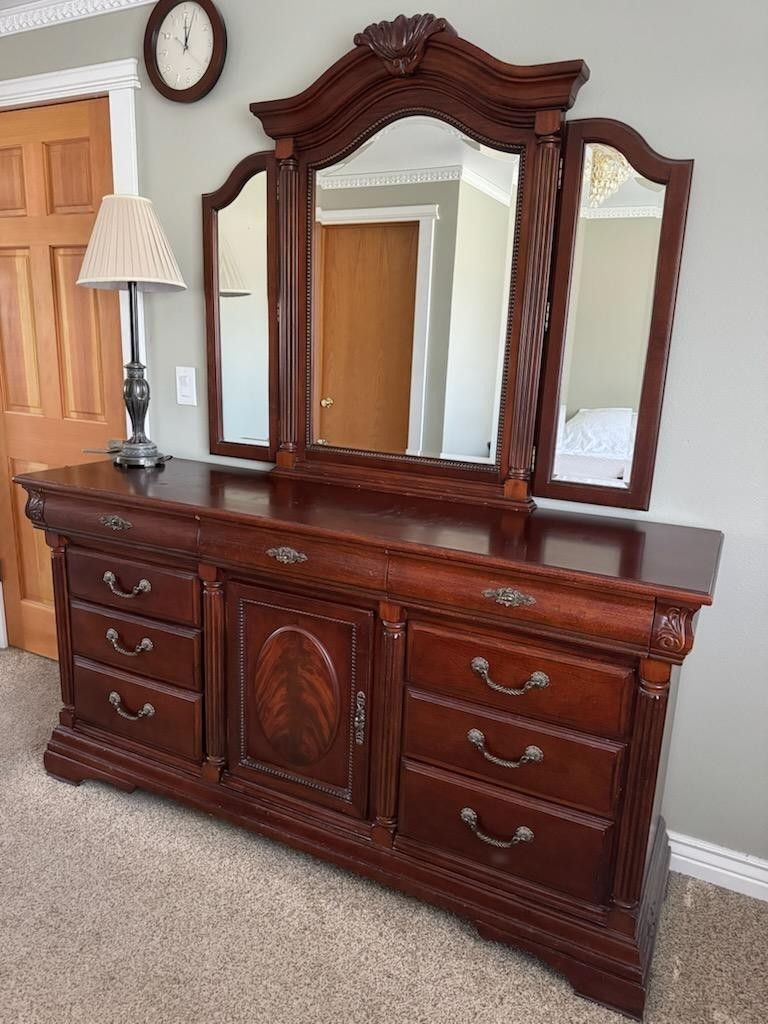 Mirror Dresser