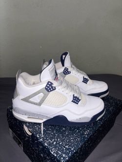 Jordan 4 midnight navy size 9.5men