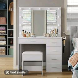 Vanity Desk With Stool