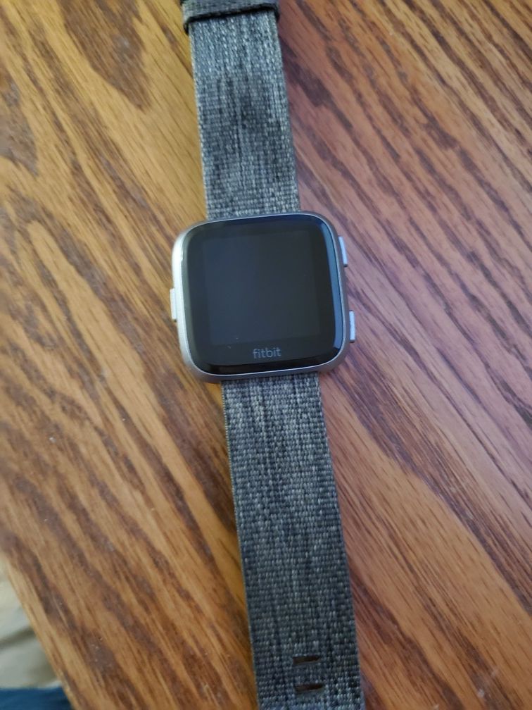 Fitbit Versa Special Edition Charcoal(with 2 extra bands)