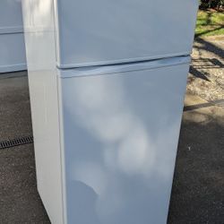 Magic Chef Refrigerator/Freezer 