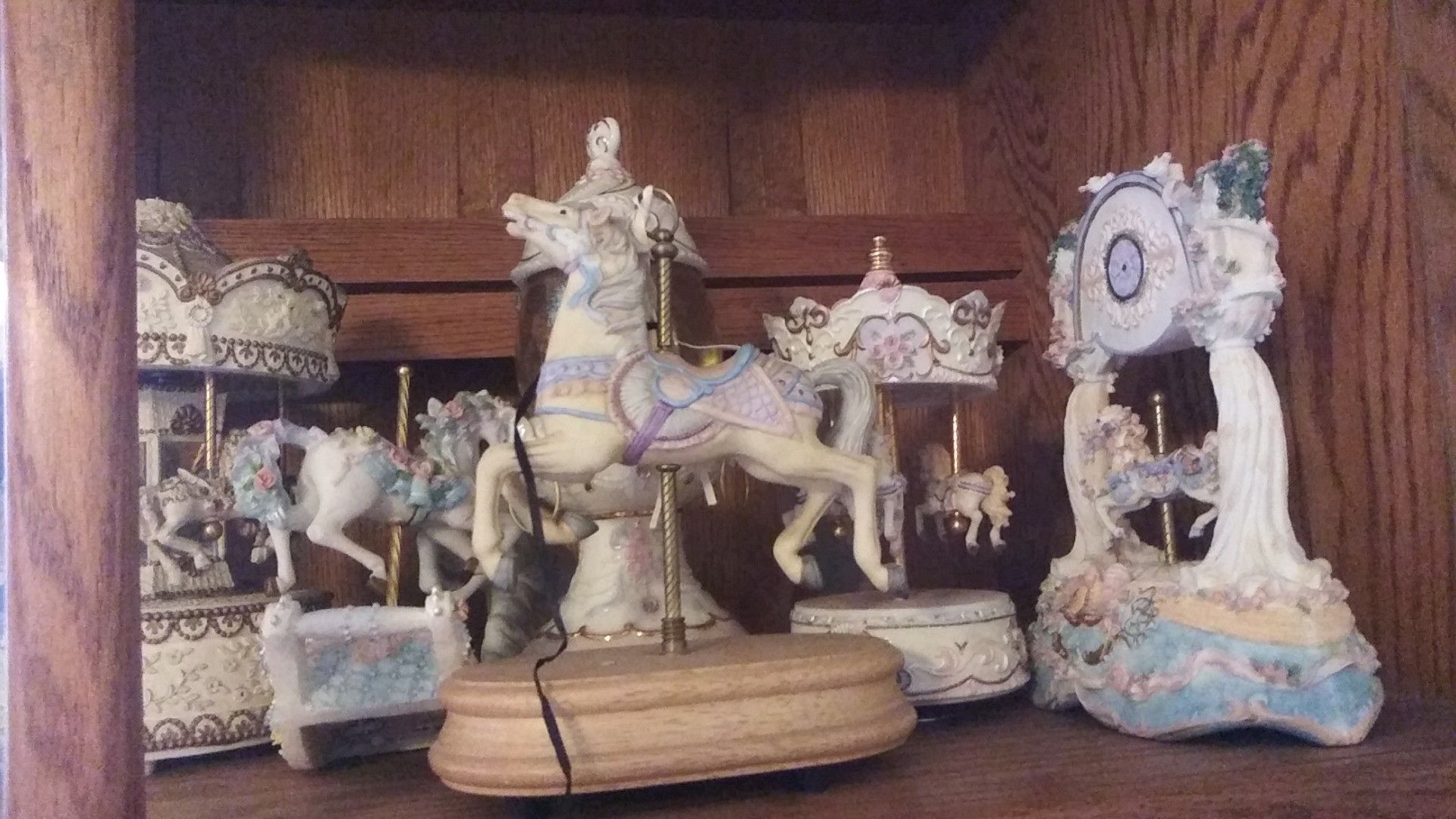 Unicorn porcelain figurines/statues/carousel/snoglobes collectable