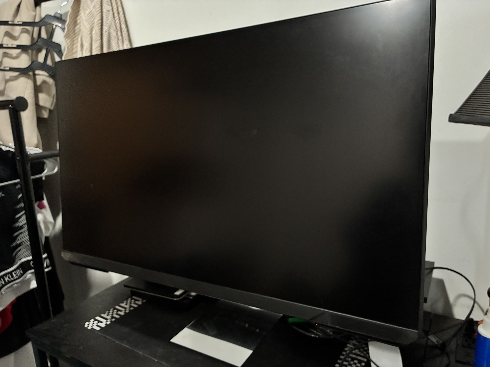 Samsung Odyssey G5 32inch with stand AND monitor arm