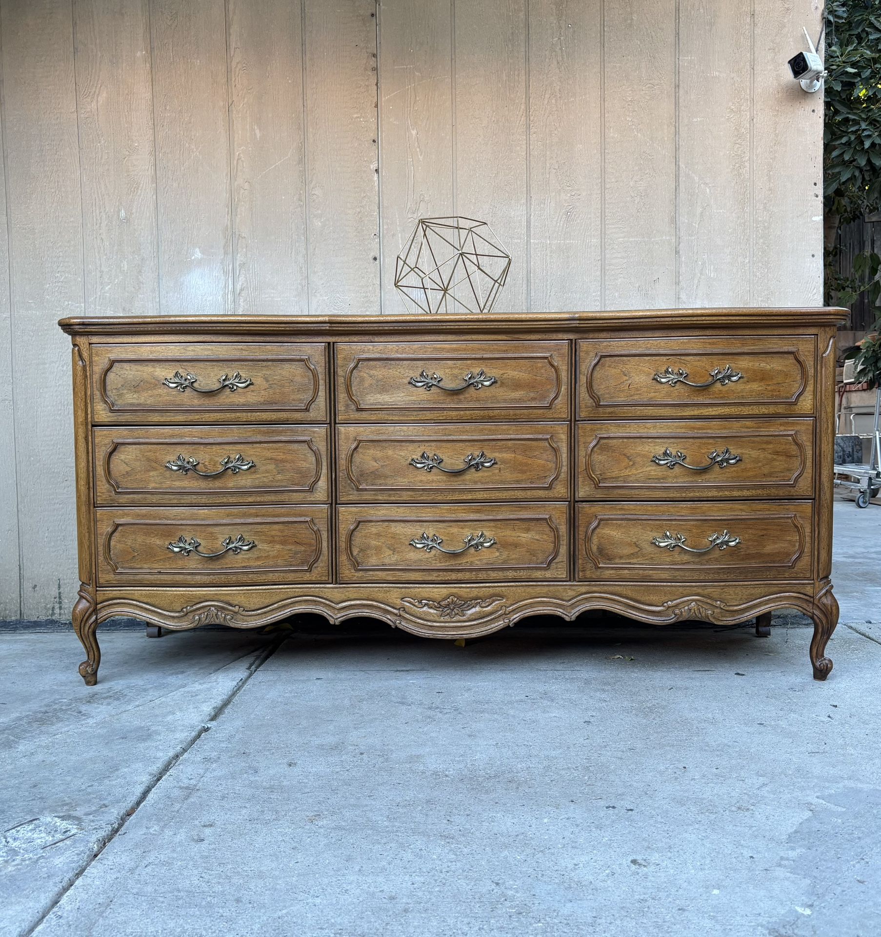 Gorgeous Thomasville dresser, console or credenza