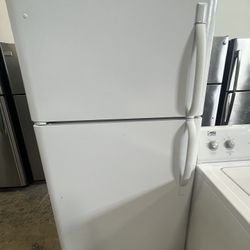 Refrigerator Frigidaire 30”