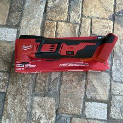 Milwaukee M18 18V Lithium-Ion Cordless Oscillating Multi-Tool (Tool-Only)